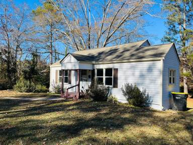 Main picture of 152 Fairview Dr