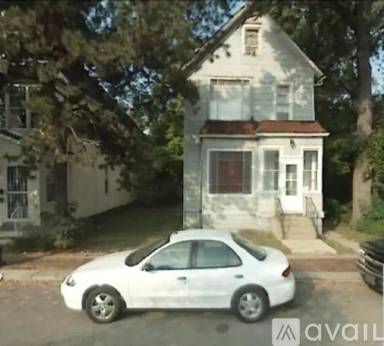 Main picture of 346 S Lake St
