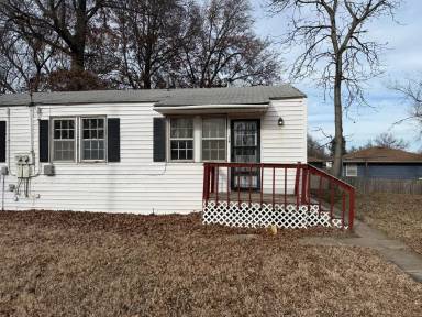 Main picture of 14 Lincoln Cir