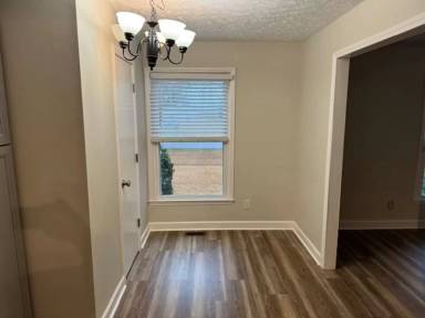 Main picture of 200 Snead Rd