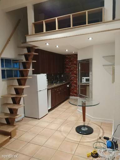 Main picture of 3024 SW 1st Ave