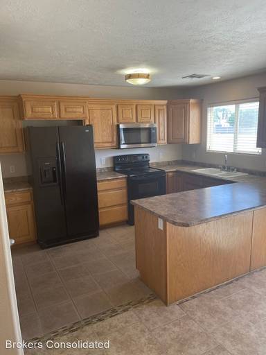 Main picture of 717 Hafen Ln