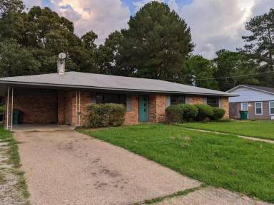 Main picture of 1018 Terry Rd