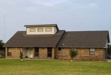 Main picture of 8 NW Forest Ln