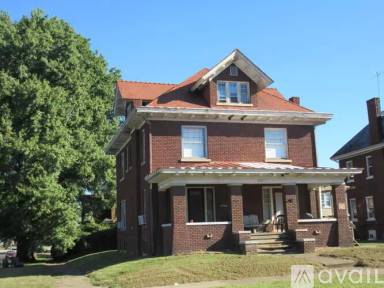 Main picture of 702 10th Ave