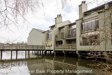Main picture of 7 Lake Bellevue Dr