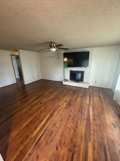 Main picture of 262 SW River Dr