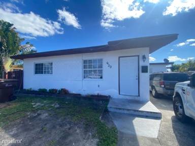 Main picture of 630 E 61st St