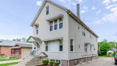 Main picture of 10645 S May St