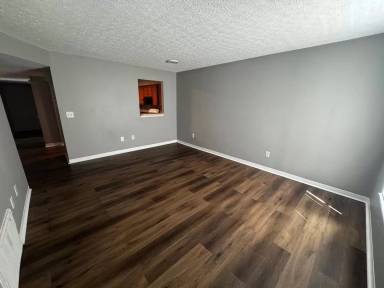 Main picture of 2907 Greenwood Ave