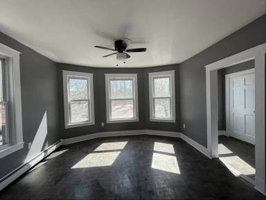Main picture of 27 Carleton Ave