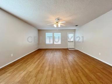 Main picture of 2217 Lookout Ln