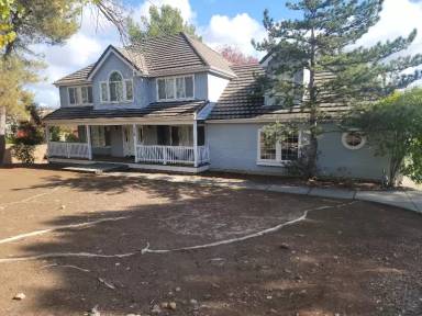 Main picture of 726 Sterling Ct