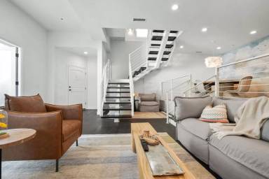 Main picture of 9842 Portola Dr