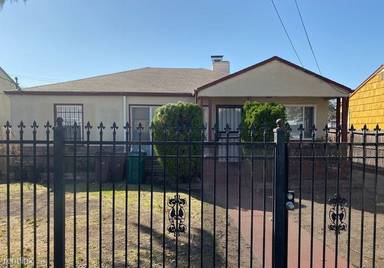 Main picture of 10953 Robledo Dr