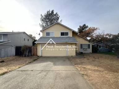 Main picture of 6209 Dark Star Way
