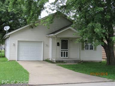 Main picture of 815 W 13th St