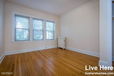 Main picture of 7434 N Artesian Ave