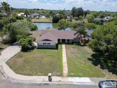 Main picture of 208 E Cowan Ter