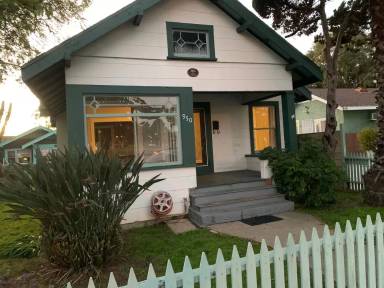 Main picture of 950 N Loma Vista Dr