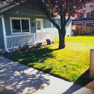 Main picture of 2807 SW Lava Ave