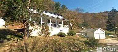Main picture of 6475 Mountaineer Hwy