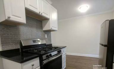 Main picture of 3815-23 N Greenview Ave