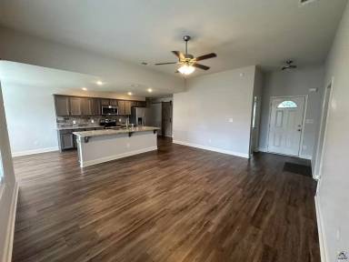 Main picture of 137 Worchester Cir