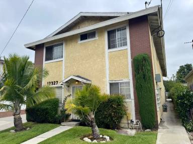 Main picture of 12327 Beverly Blvd