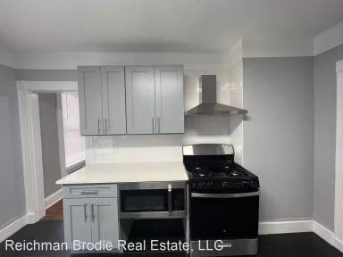 Main picture of 127 Clay St