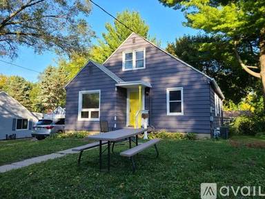 Main picture of 955 Clarence Ct
