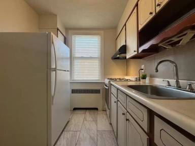 Main picture of 4401 Oakmont St