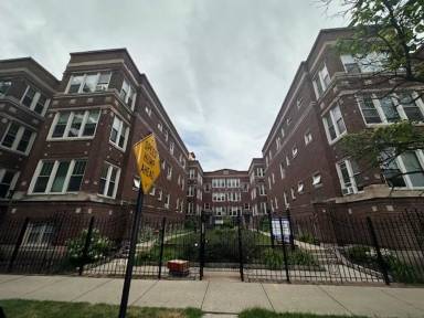 Main picture of 5534-48 N Winthrop Ave