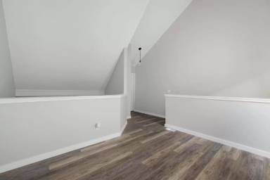 Main picture of 115 Beechnut St