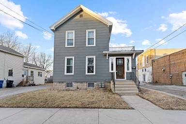 Main picture of 212 W 8th Ave