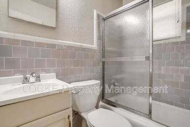 Main picture of 3417 S University Dr