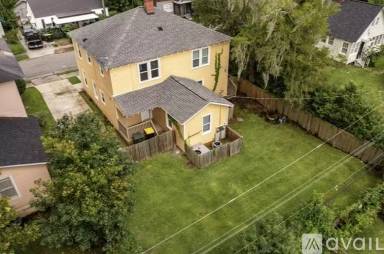 Main picture of 651 E 38th St