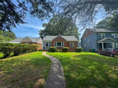 Main picture of 1653 Fairfax St