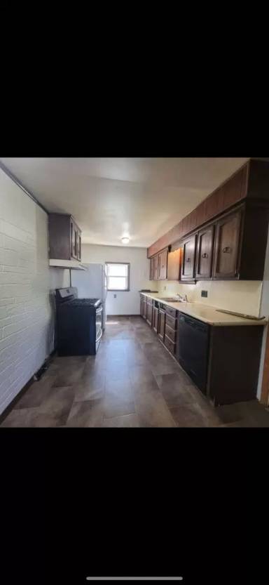 Main picture of 109 S Plum St
