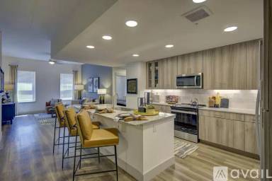 Main picture of 2109 E Riverside Dr
