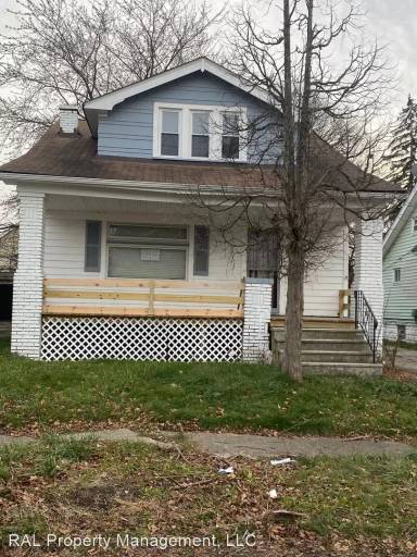 Main picture of 14410 Kingsford Ave