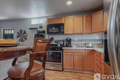 Main picture of 2635 Monroe St NE