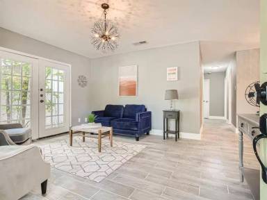 Main picture of 2503 Lakehurst Dr