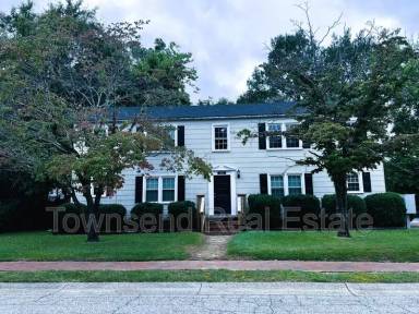 Main picture of 217 N Virginia Ave