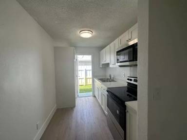 Main picture of 5901 NE 18th Ave