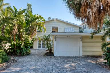 Main picture of 5147 Oxford Dr
