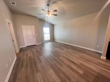 Main picture of 3508 Valencia Ave