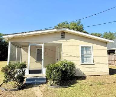Main picture of 8733 Chisholm Rd
