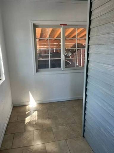 Main picture of 556 Hillsdale St