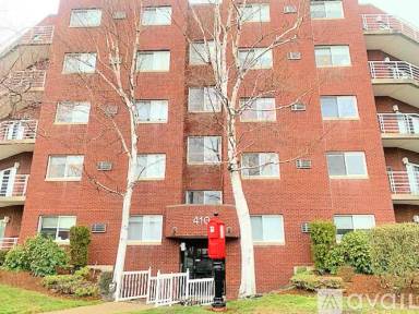 Main picture of 410 Washington St